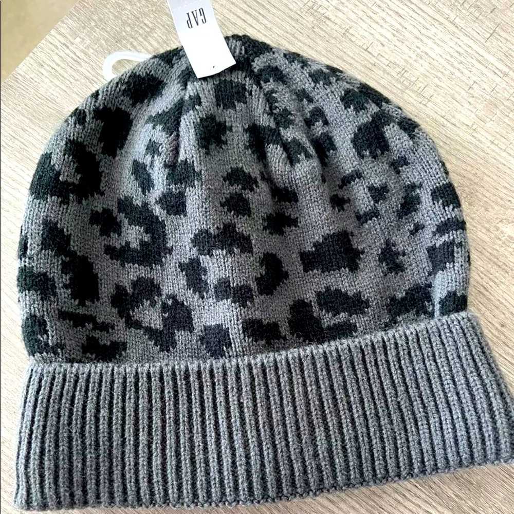 Gap Warm Winter Women’s Hat Cap Animal Print Black/gray